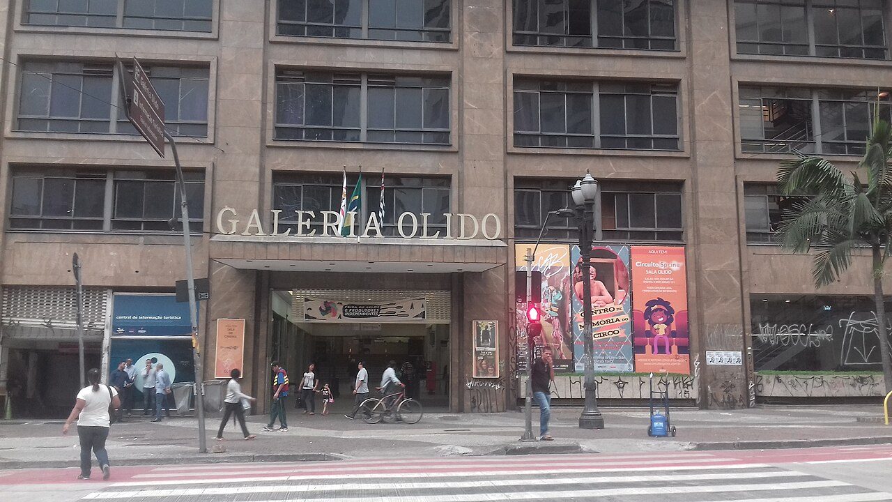 Fachada da Galeria Olido na Avenida São João, centro de São Paulo
